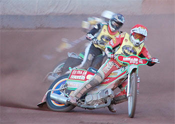 Spännande upplösning när Gnistorna tog emot Gasarna i speedway-ettan