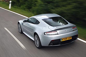 Aston Martin V12 Vantage - bildfrosseri!