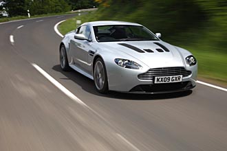 Aston Martin V12 Vantage - bildfrosseri!