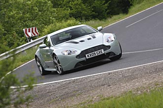 Aston Martin V12 Vantage - bildfrosseri!