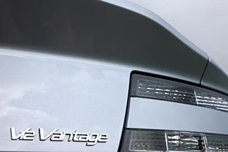 Aston Martin V12 Vantage - bildfrosseri!