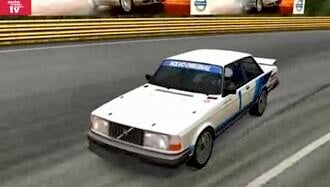 Tävla med Volvo - framför datorn