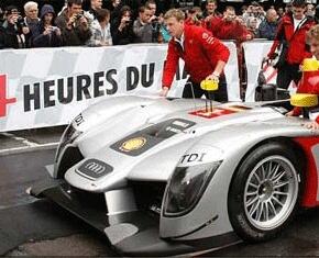 Nya Audi R15 TDi snabbast under första testet på Le Mans