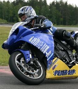 Sadlar Alx Danielsson om till roadracing?