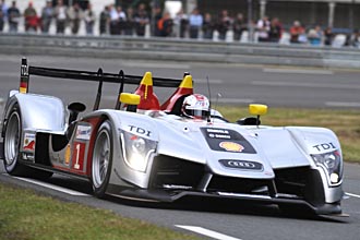 Sarrazin gav Peugeot pole inför Le Mans