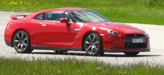 Persbrandt väljer Nissan GT-R