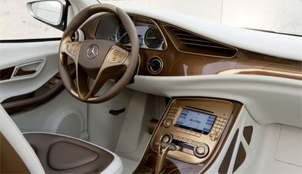 Eldriven A-klass utmanar Opel Ampera