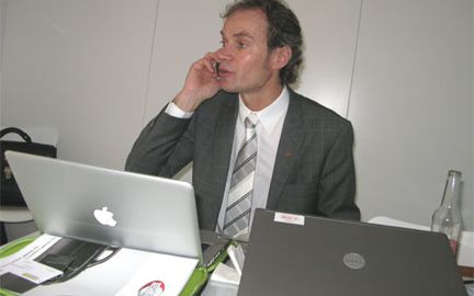 Bård Eker: "Det är när tapeterna börjar brinna man lär sig något!"