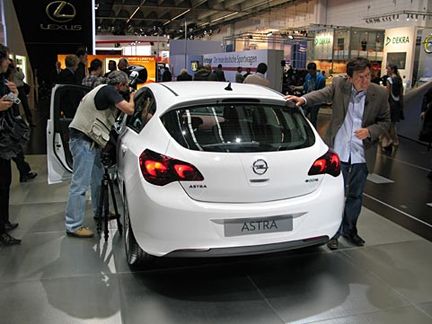 Nya Opel Astra - Salongens stora stjärna