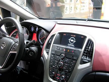 Nya Opel Astra - Salongens stora stjärna