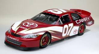 Toyota höjer svansföringen i Nascar