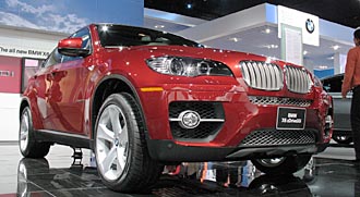 BMW X6 - vänder upp och ner på begreppen