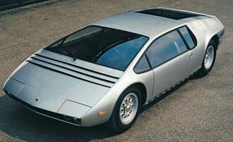 GENÈVE: Giugiaro firar 40 med hybriden Quaranta