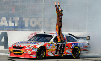 Nascar: Dubbelseger för Toyota