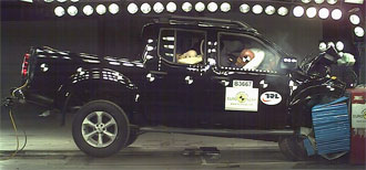 Nissan Navara omtestad: 3 stjärnor i Euro NCAP