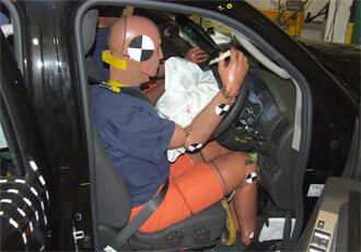 Nissan Navara omtestad: 3 stjärnor i Euro NCAP