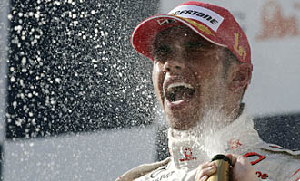 Hamilton segrade i F1-premiären