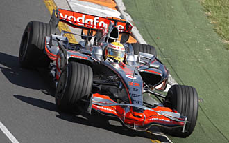 Hamilton segrade i F1-premiären