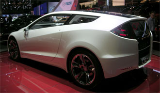 Hondas sporthybrid CR-Z närmar sig