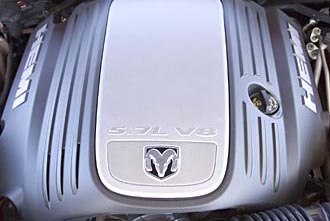 Dodge visar Challenger R/T och SE