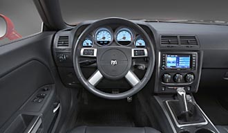 Dodge visar Challenger R/T och SE
