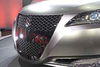 Suzuki Kizashi 3 säger - flytta på dig!