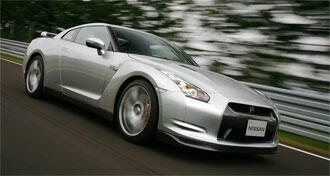 Nissan GT-R med fyra dörrar på väg?