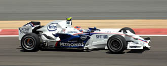 Robert Kubica tog pole inför Formel 1 i Bahrain