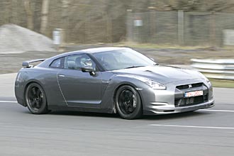 Nissan GT-R överraskar på Nürburgring