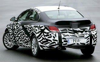 Opel tar egna spionbilder!