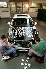 Opel tar egna spionbilder!