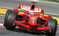 Räikkönen knep pole före Alonso i Valencia