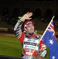 Leigh Adams tog hem andra omgången i Speedway-VM