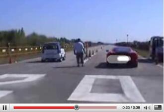 Video: Smart Fortwo gör stoppie