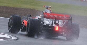 F1: Hamilton glänste med regnig hemmaseger