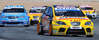 Årets första WTCC-seger för Rickard Rydell