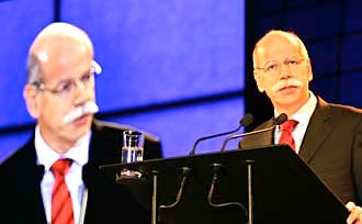 Oron ökar hos Mercedes för fientligt övertagande