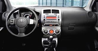 PARIS: Fler bilder på nya Toyota Avensis - även kombi