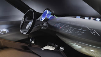 PARIS: Sexsitsig Renault-hybrid med tre motorer
