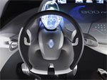 PARIS: Sexsitsig Renault-hybrid med tre motorer