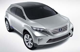 PARIS: Lexus IS 250 som cab!