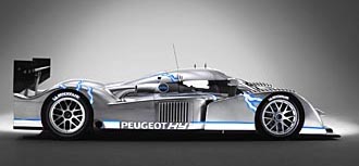 Peugeot visar 908 HDi hybridracer på Silverstone
