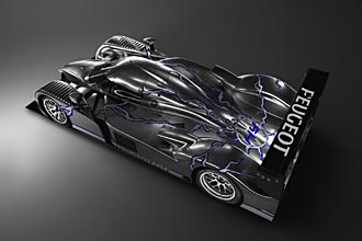 Peugeot visar 908 HDi hybridracer på Silverstone