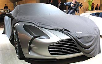 PARIS: Tjuvtitt på Aston Martins nya superbil One-77