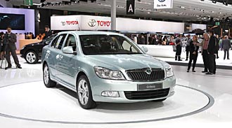 PARIS: Premiär för ansiktslyft Skoda Octavia
