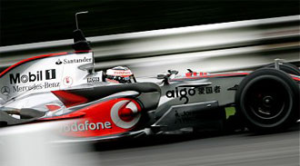 Alonso snabbast på regnigt Monza