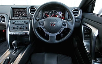 FLER BILDER: Nissan GT-R