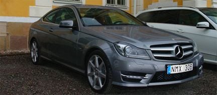 Här samlas Sveriges miljonärer för att köpa bil