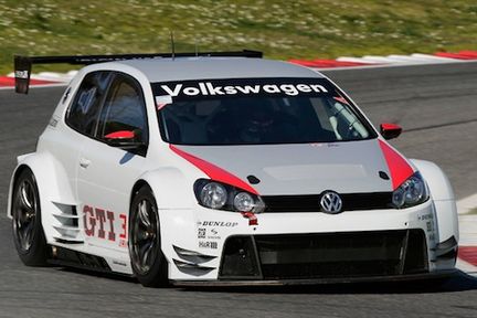 Här är Fredrik Ekbloms nya racerbil