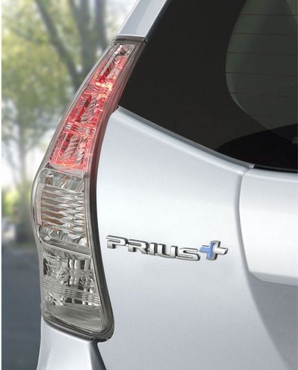 Toyota Prius blir 7-sitsig